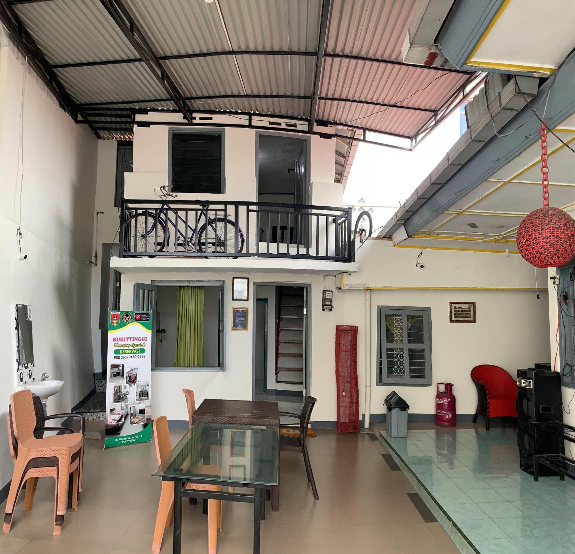 Bukittinggi Homestay Extérieur photo